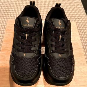 Walk Hero Arch Support Sneaker Women’s SZ 7.5 Black/Grey & Gold Trim